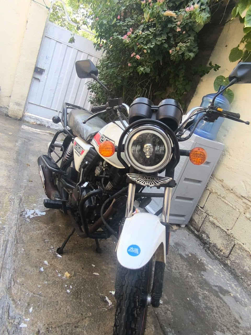 السلام عليكم دايون موديل 2021 لون ابيض اوراق اصولي اصولي مكينه 200cc مكان كربلاء القادسيه دراجه نضيفه وشوفت عينك تجي تفحص عجبت خير ع خير ماعجبتك تعوفهه وتروح السعر مليون و450 وبيهه مجال حك جيتك لن دراجه مامتعوبه ***********
