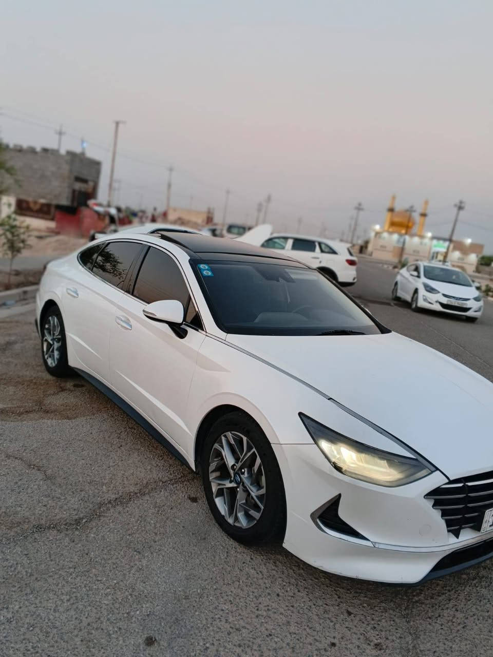 السلام عليكم  سوناتا غاز اصل وارد كوري 2023 فول للخير مواصفات بنرامه
بيه مكانات صبق قليله 
رقم بصره حره تحويل ثاني يوم 
مكانه بصره
سعره 135 بيه مجال للشراي
رقم صاحب السياره *********** البصرة, العراق
