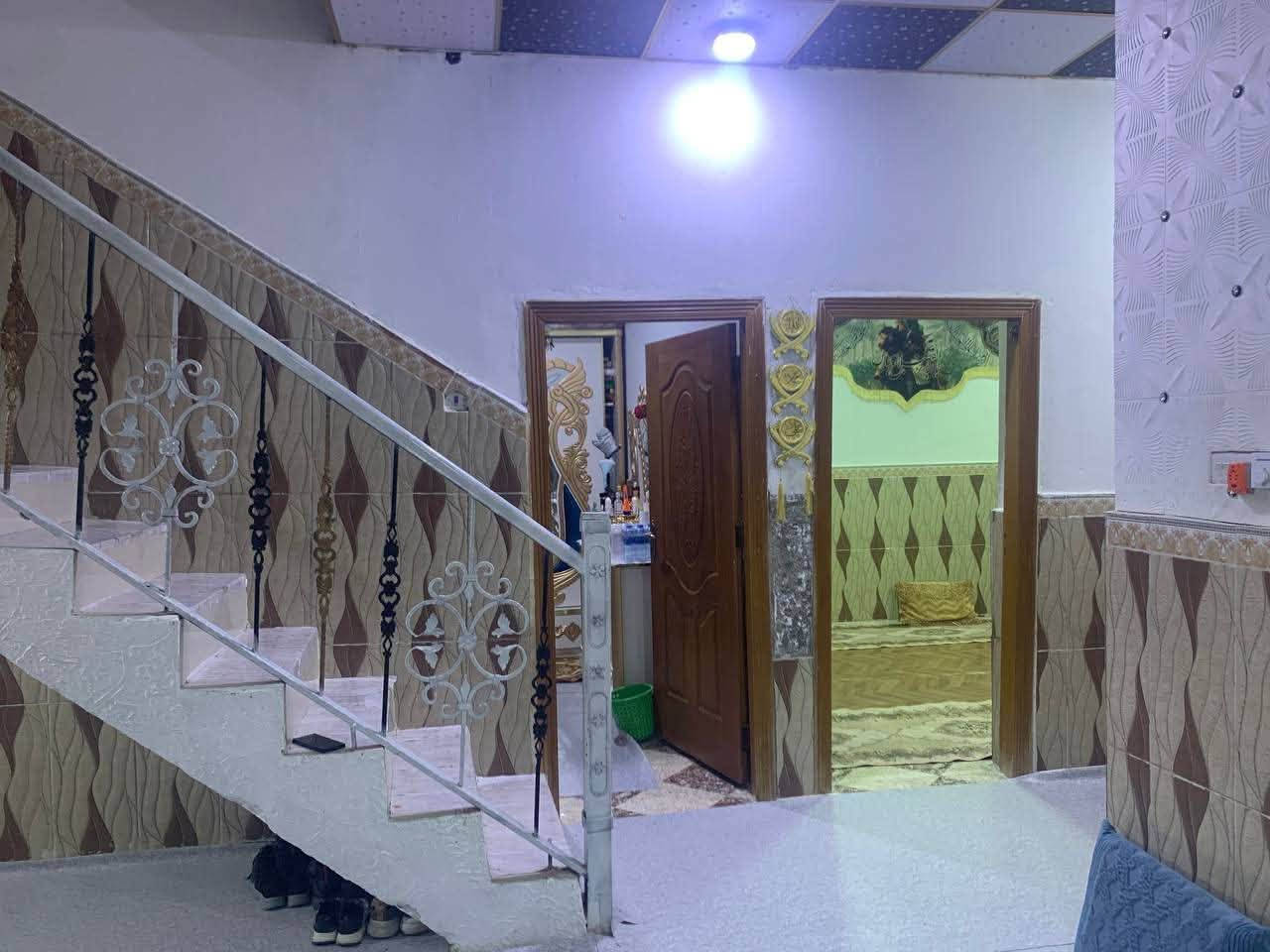 بسم الله الرحمن الرحيم 
 

فرصه مميزه للشراء 

بيت للبيع بسعر مناسب معه توفر جميع الخدمات 

التفاصيل 

#المساحة 100 متر

#السعر :65 بي مجال  

#نوع العقار :طابو صرف زراعي وكاله من ابو الأرض 
والأرض تابعه لولاد عامر يعني من ناحيه الأصوليات نام وراسك بارد 

#موقع : ابو الخصيب العوجه النزيله شارع ابو حسين الخياط أو شارع أولاد عامر

#الرقم   ***********

البيت طابقين 

الطابق الأول 
بي غرفه وديوانيه ومطبخ حار وبارد وصحيات خارجيه وداخليه

الطابق الثاني 
بي غرفه على طول البيت ومخزن وبيتونه للعلم الطابق الثاني سندويج 

#انتباه : انه مو ابو عقار انا المالك
