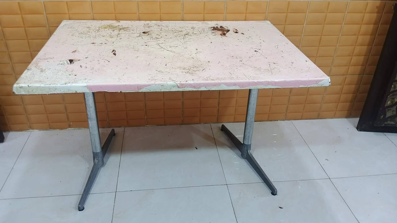 السلام عليكم ميز طعام جديد سعره 30 وبي مجال اتصل بيك خير وتدلل ***********
