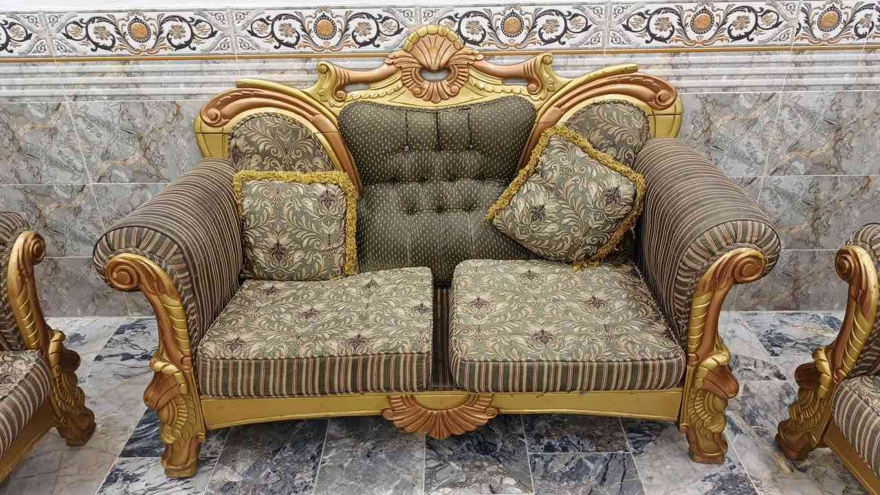 تخم ملكي ١٠  قطع نضيف السعر ٢٧٥ وبيه مجال قليل مكاني بغداد الشعله ***********
