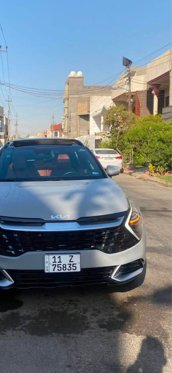 سلام عليكم سبورتج موديل 2024 وراد امريكي سياره جديده بدون ابيرباك ماشيه  17الف الون سمنتي مميز  العنوان بغداد جميله رقم الهاتف *********** السعر 230وبيهه مجال بسيط بغداد, العراق
