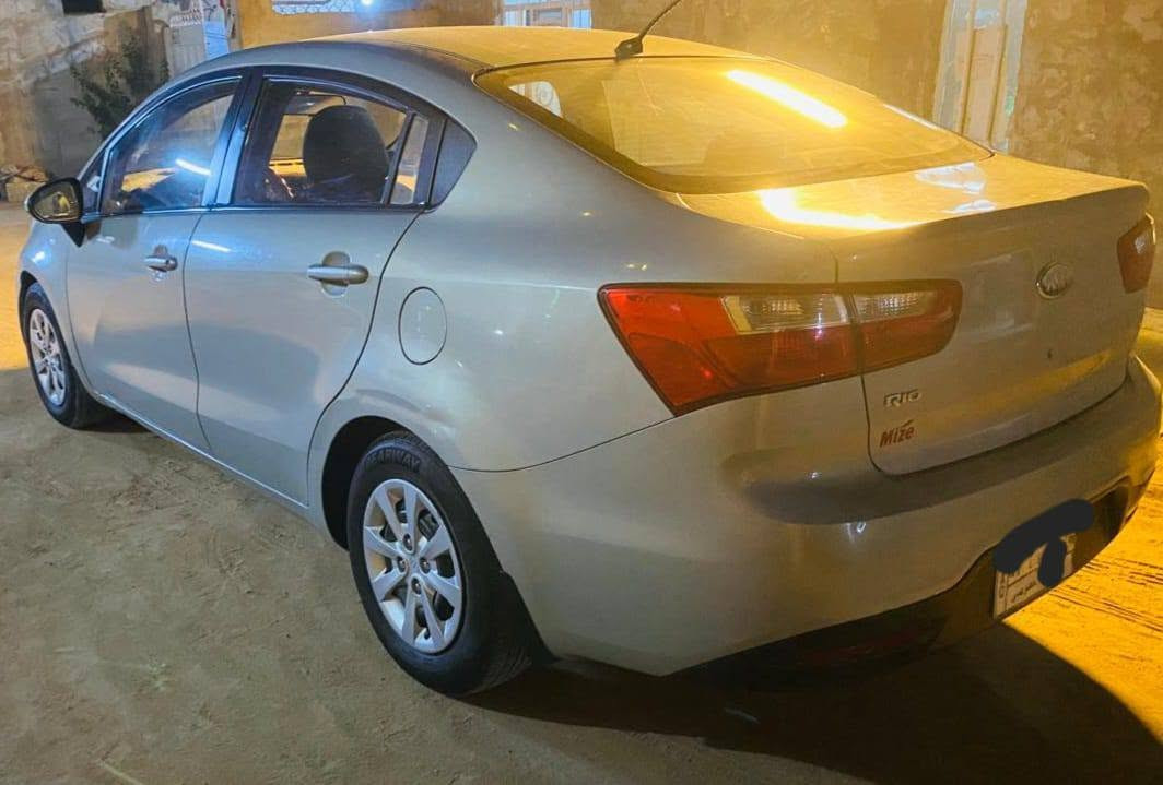 السلام عليكم
سياره كيا ريو
موديل 2013
مكينه 1600
السياره مكفوله 
باقي المواصفات الاستفسار 
بالاتصال على الرقم
***********
