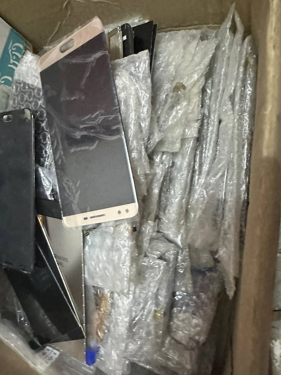 فقط شاشات قديمه للبيع للاستفسار ***********
