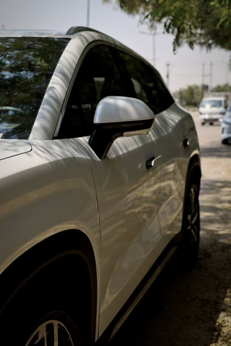 BYD SONG L 
رقم بغداد 
موقع السيارة بغداد
لون ابيض 
موديل 2025
بطارية كبيرة 120 كيلو
انارة داخلية Led
فتحة سقف بانوراميه
حساسات امامية خلفية
كرسي كهرباء
جنطه كهرباء
كاميرات محيطية
اوتوهوولد
الممشى 13000 كيلومتر
السعر رد تلقائي 
*********** بغداد, العراق

