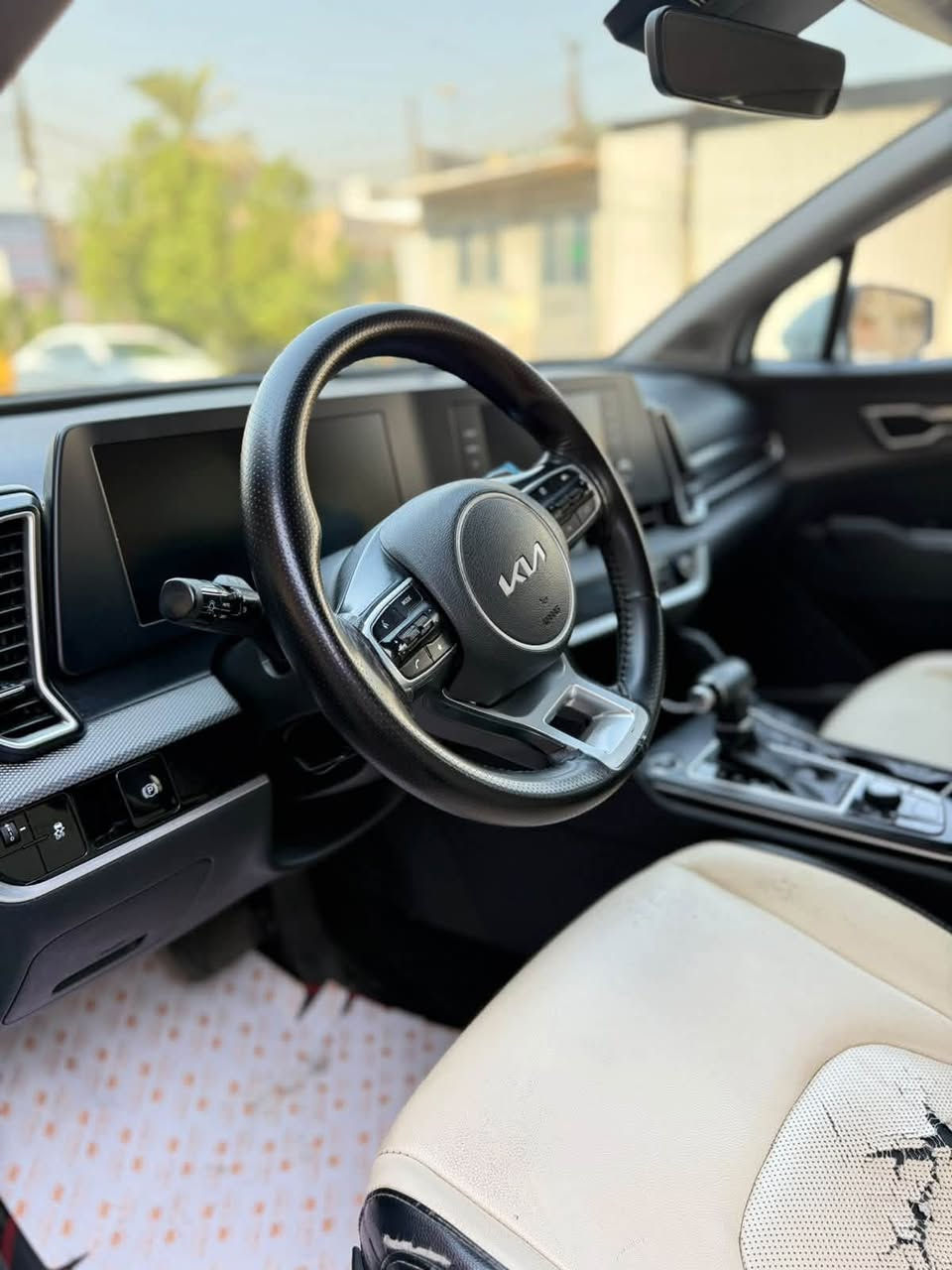 يالله السلام عليكم
كيه سبورتج موديل 23 خليجي مكفوله كفاله عامه 

ماشيه 64 كيلو🏎️ مكينه 2000 دوش 

موصفات عاديه معروفه  رقم اربيل بسمي  اتريد تحويل وكاله حاضر 

سياره موجوده بشارع فلسطين. هذا رقمي 

*********** تحياتي  

السعر 198 $ وبيهه مجال
