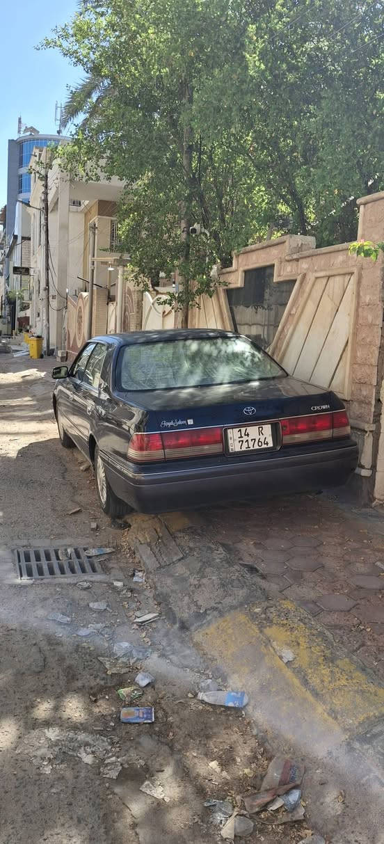 السلام عليكم راس الثور فلات باسمي مكينه 2500 فيفيتي السياره بلاديه بدون ضربه بدون صبغ مكفوله من كلشي السعر 105 وبيها مجال ***********
