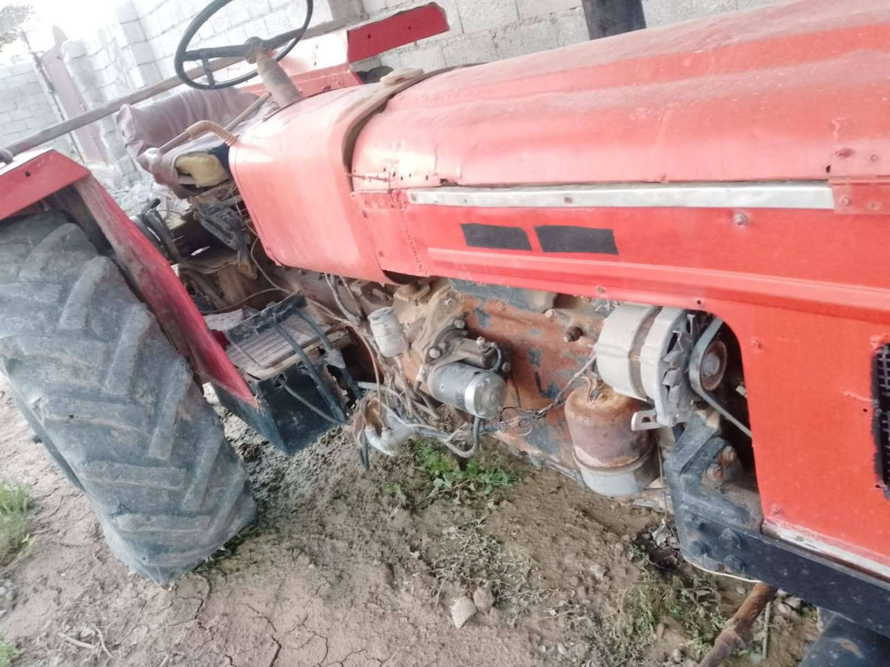 عنتر موديل ٨٤ كير  محرك استند هيدروليك استيرن بور
المكينه  جاهزه من كلشي
مكانه دياله اي ستفسار اتصال على رقم ***********
