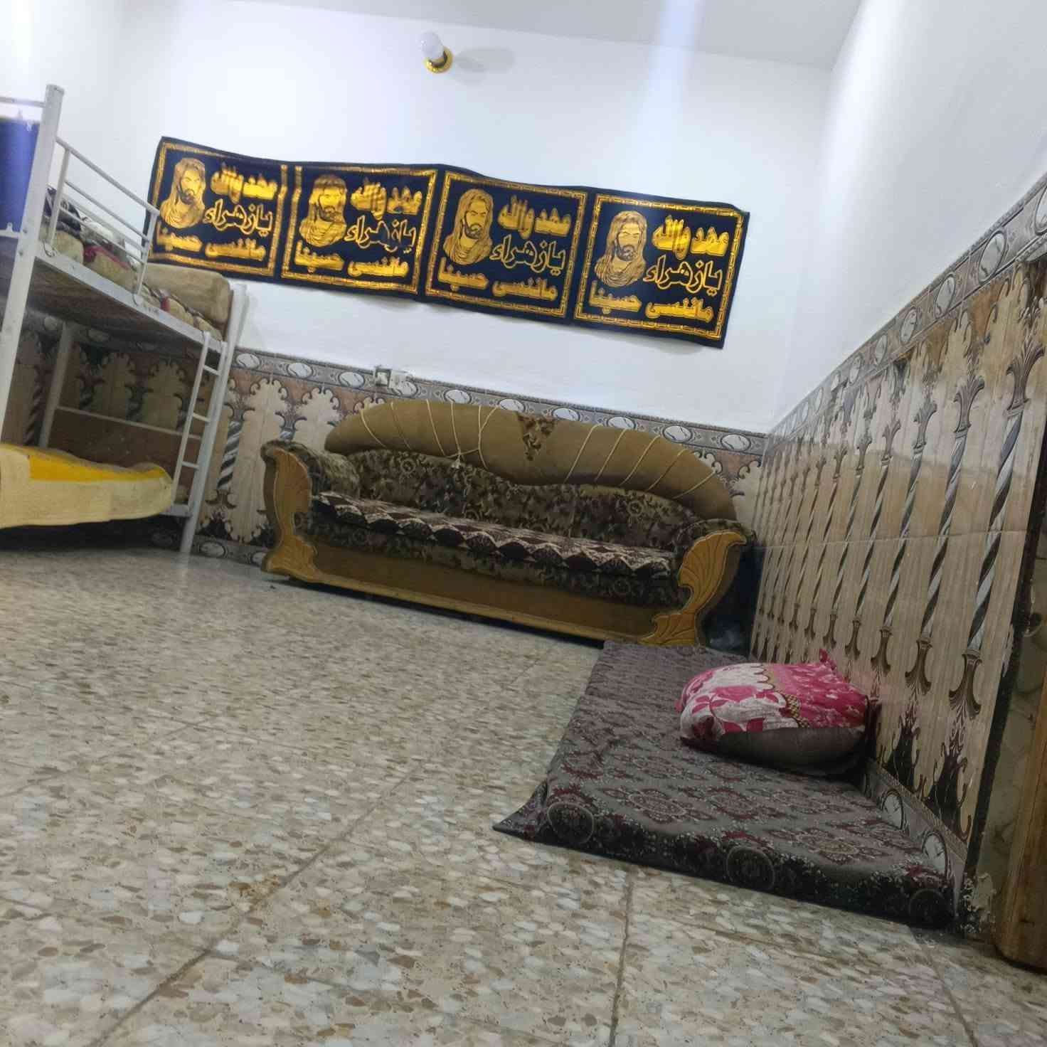 ​🏡 للبيع: بيت مع قطعة ملحق 🏡
📍 المساحة الكلية:
• البيت: 150 متر مربع (عكادة)
• الملحق: قطعة مجاورة 150 متر مربع
​📐 تفاصيل بناء البيت:
​استقبال: 7 أمتار
​صالة: 6 أمتار
​مطبخ: 6 أمتار
​غرفة نوم: 5 أمتار
​صحيات داخلية وخارجية
​طارمة: 5 أمتار
​✨ المميزات والخدمات:
​الخدمات كاملة: (ماء إسالة - كهرباء - مجاري)
​المعاملة موجودة في البلدية
​💰 السعر: خاص (عند الاتصال)
​📞 للتواصل والاستفسار:
​***********
​***********
​💡
