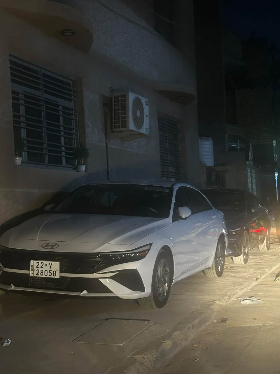 مراوس  سني هندي ***********
للبيع هيونداي إلنترا هايبرد 
حادثها كلين فقط بارد بلجنطه 
▫️ الموديل: 2025
▫️ اللون: أبيض صدفي
▫️ الوارد: أمريكي 🇺🇸
▫️ رقم التسجيل: أربيل بأسمي 
▫️ الممشى:19 ألف ميل
✅ تشغيل بصمة + دخول ذكي
Apple CarPlay & Android Auto ✅

✅ كاميرا خلفية
✅ شاحن لاسلكي
✅ سايد بريك كهربائي (بصمة)
auto hold ✅
✅ مثبت سرعة

✅ نظام المحافظة على المسار (Lane Keep Assist)
✅ نظام التحذير من الاصطدام الأمامي مع الفرملة التلقائية
✅ مراقبة النقطة العمياء

✅ جنوط ألمنيوم

✅ وسائد هوائية وأنظمة أمان متكاملة
✔️ السيارة نظيفة جداً، 
📍 المكان: بغداد الحريه
