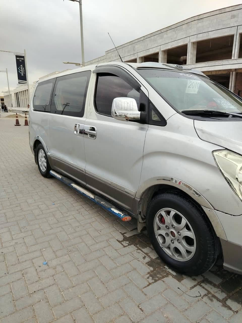 سەرتا بەناوی خوا
ستاریکس 
2009‌
بۆیاخی نیە
مەکینە سۆپەرە  مفتوح 
گیرو مەکینەو ئەکسڵی بەشەرت
سەنەویە بەشەرتی حاسیبەو ئەولیات
تەبریتی سارد و گەرمی بەشەرتە
جامی کارەبایە
ئایپاتە ومەکەبەری بیلادی تیایە
چوار تایەیی  لوک لوکە
کارەبای بەشەرت
گێجەکانی بەشەرت
تەقەو رەقەی بەشەرت
فول جوانکاریە
گاعیو کوشن و سەقفی لۆکە
یەک دینار مەسروفی تیا نیە 
ماڵی دۆستە
سعری 
شوین کلار 
بۆ زانیاری زیاتر
ژ.م ***********
