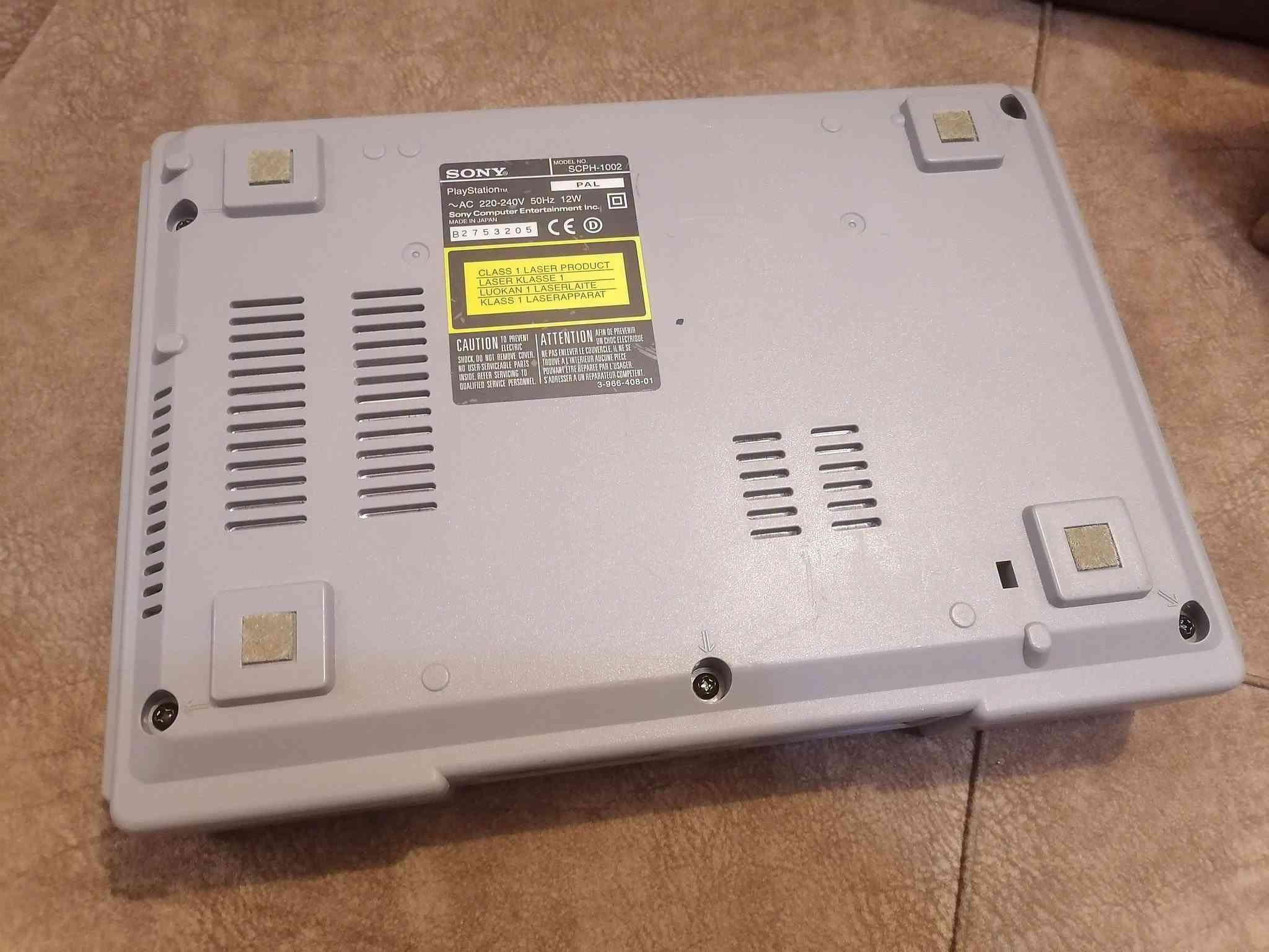 ❤️🤍 Psone PAL & Ps1 fat 1002
🌟 للمعتمدين 🌟 
✨ للبيع جهازين بدون ملحقات نظافة روعة ال psone شغال اقراص اصلي فقط PAL
سحبه سريع للاقراص
✨ وال ps1 1002 شغال بس العدسه بيها ضعف مرات تشتغل مرات لا 
السعر الجهازين  50 الف مع التوصيل✨ 
للحجز والاستفسار على خاص
