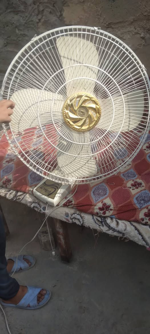 مروحة جدارية • شغالة • نجف