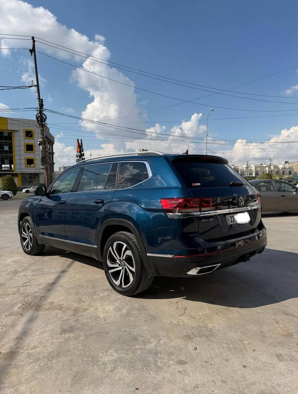 للبيع او مراوس بأطلس كروز سبورت 2024 فما فوق
الموديل: 2021
الفئة: SEL Premium – فول مواصفات
المحرك: V6 – 6 سلندر تنفس طبيعي
نظام الدفع: رباعي 4Motion

• تشغيل بصمة + دخول ذكي بدون مفتاح
• تشغيل عن بُعد
• مقاعد جلد كهربائية مع ذاكرة
• تدفئة و تبريد المقاعد الأمامية
• تدفئة للمقاعد الخلفية
• تدفئة الستيرن
• بانوراما + سلايد
• كاميرات 360° درجة
• حساسات 360° درجة
• رادار أمامي خلفي مانع اصطدام
• نظام Auto Park ( ركن تلقائي ) 
• مثبت سرعة متكيف
• تحذير الخروج عن المسار
• نظام النقطة العمياء
• تنبيه حركة المرور الخلفية
• نظام Auto Start/Stop
• شاشة عدادات Digital Cockpit
• سستم صوت Fender Premium
• شاحن لاسلكي للموبايل
• مداخل USB
• إضاءة LED متكيفة
• مرايا كهربائية قابلة للطي
• باب صندوق خلفي كهربائي
• ستائر جانبية خلفية
• أنظمة قيادة متعددة:
Eco / Normal / Sport / Custom / Snow / On-Road / Off-Road 
• ويل قياس 21 إنج
• بالإضافة إلى العديد من المواصفات 

الضرر : ضربتها خفيفة شوية من البنيد و جاملغ بدون ايرباكات كلها سليمة ( حتى الراديتر سليم ) 

💰 السعر: 220$ 
📞 للأستفسار: ***********
