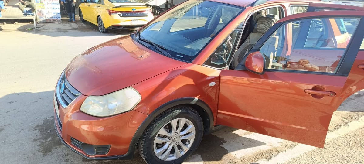 السلام عليكم سازوكي sx4 موديل 2014 حره رقم بغداد تحويل ثاني يوم با اسمك سيارة نظيفه جدآ سعرها 90 وبيها مجال مكاني بغداد الاتصال على هذا الرقم ***********
