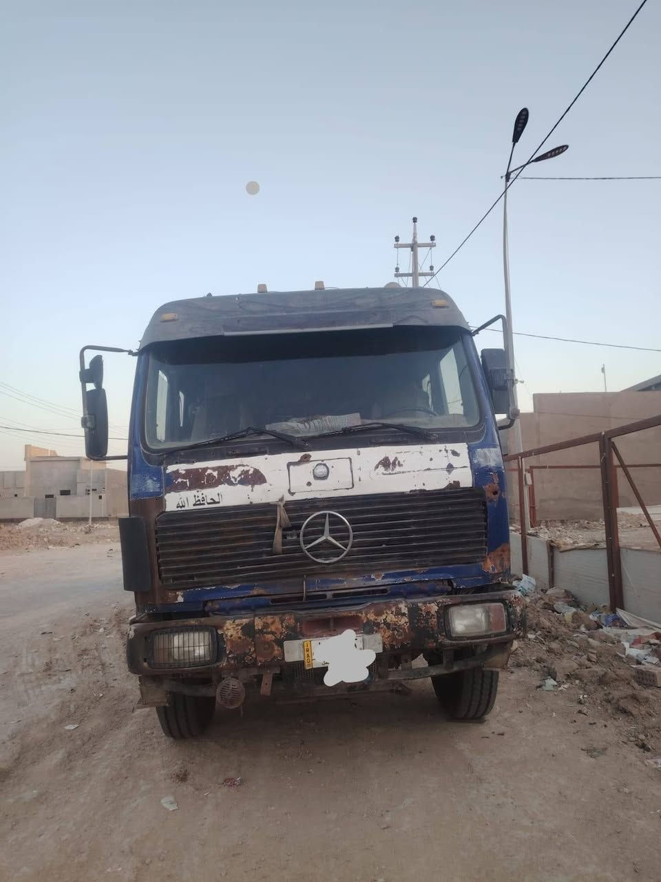 البي موديل 81
 مكينه 28
كير130
 سنويه فلات ذات جوانب متحركه
السعر 90 وبيها مجال
للاستفسار ***********
