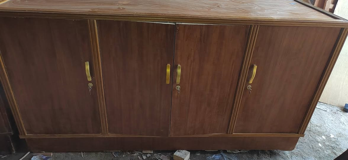 بوفيه مترتين  صاج لبيع ب١٥٠ المكان بغداد ***********
