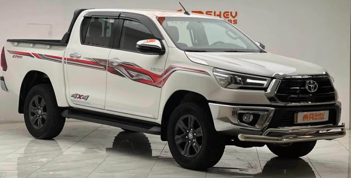هايلوكس 4×4
موديل 2025
ماشي 11الف  زيرو  
رقم كربلاء 
مكفول كفالة عامة
كشنات مقلفه جلد 
كاعيات حوضيه
درع امامي درع خلفي
للأتصال ***********
