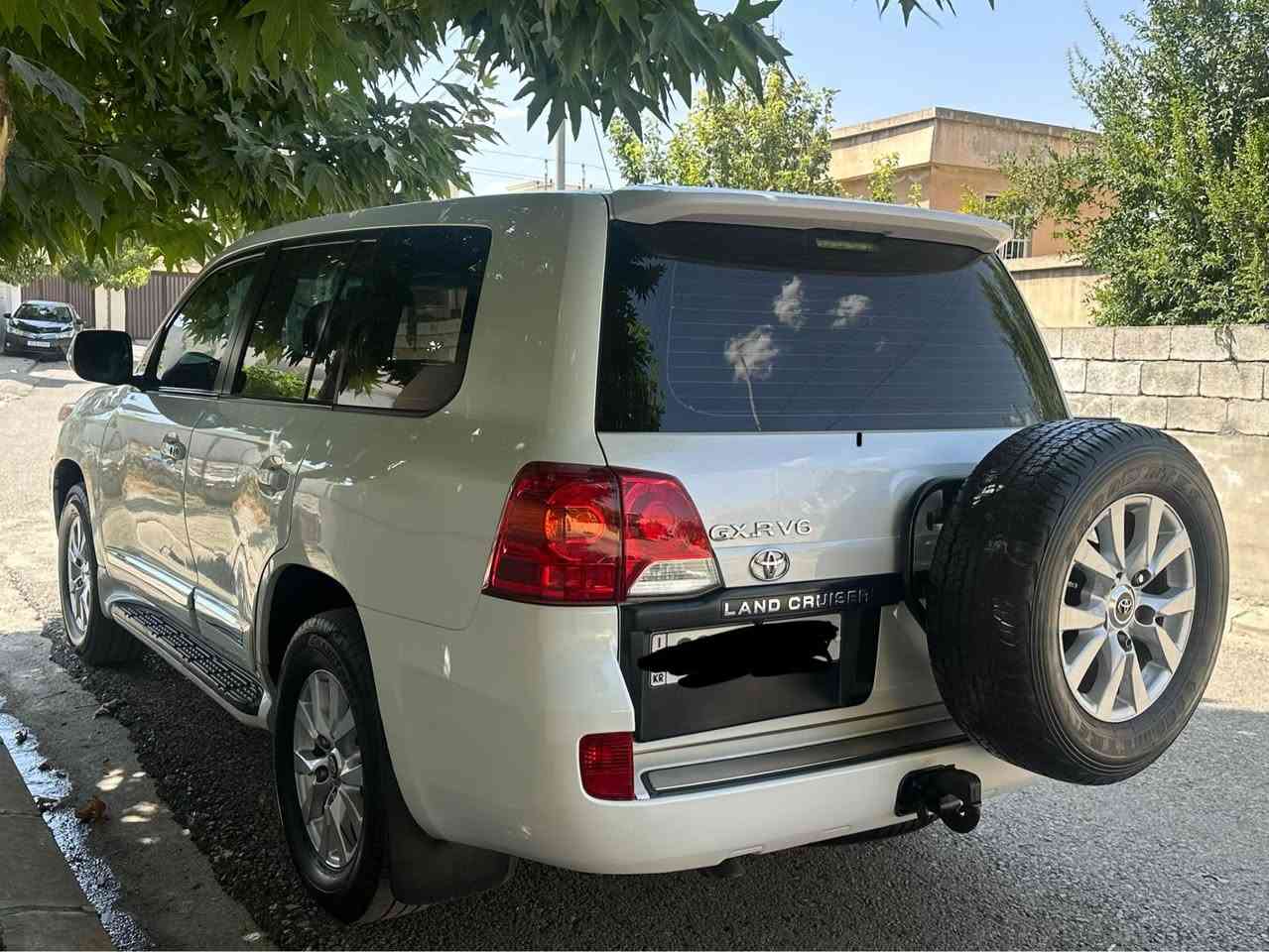 Toyota Land Cruiser 2014 
مواسفات سلايت و بسمه و سلاجه 
ناو زه رد 
دوو ده ركه ى بوياغه بى ليدران 
گير و مكينه ى نه كرايته وه به شه رت 
رقم و سنوى نويىه 
سعرى ٣٠٨$ و مجال 
*********** أربيل, العراق
