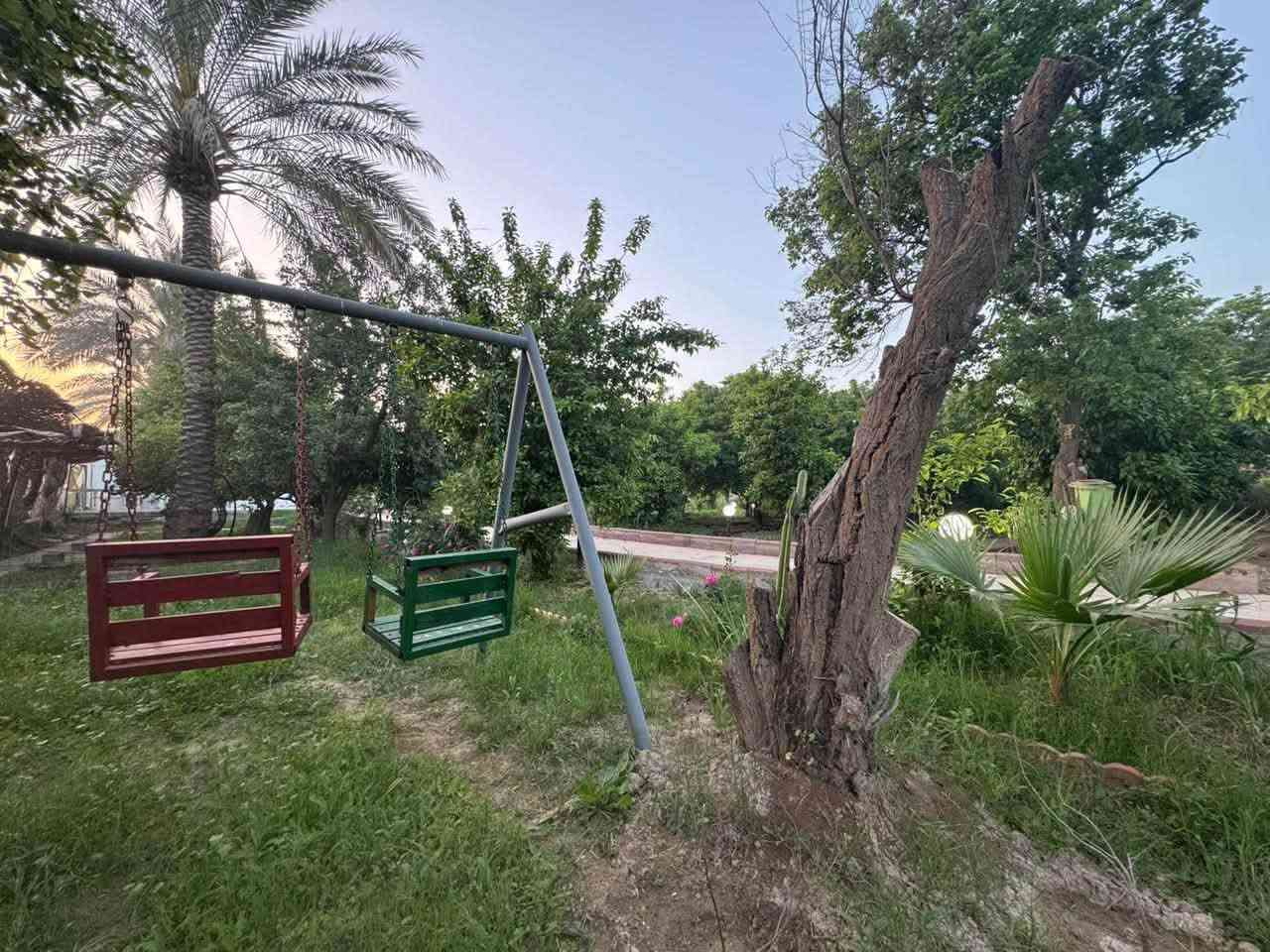 بستان ملك صرف زراعي المساحة دونم ونص الواجهة ٥٠ والنزال ٧٥ مسيجة بي ار سي وقرميد
مي اسالة - مي سقي - بير ارتوازي - كهرباء وطنية- كهرباء مولدة - دار استراحة مساحة ١١٠ متر 

يحتوي اشجار (عرموط- مشمش- زيتون - حمضيات -نخل)

المكان بغداد_ الراشدية- منطقة الساده البو حياة-بلوك المهندسين 

***********
