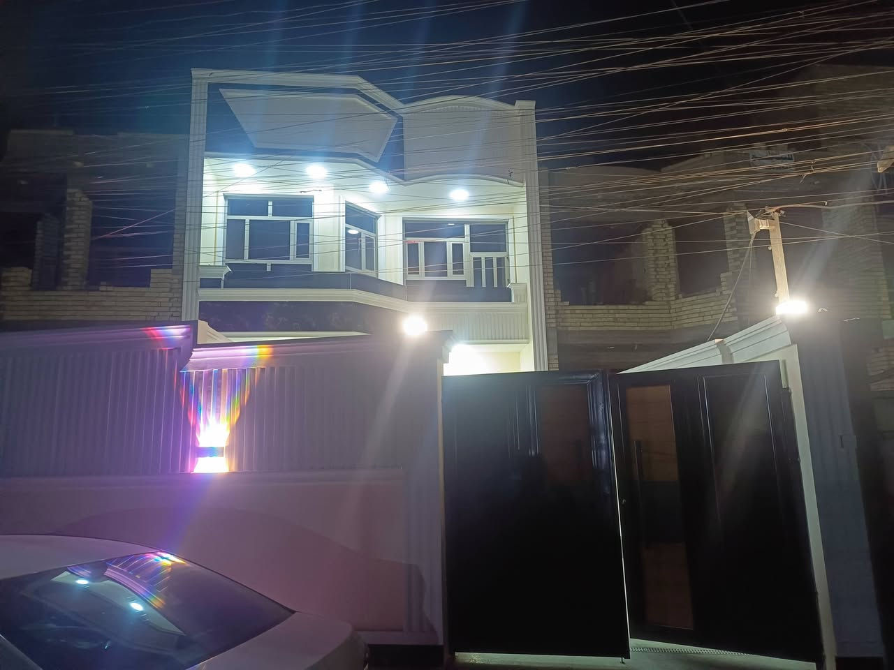 بيت 150متر سند ... بناء 2026 بغداد الجديدة القضاة المساحه كلها بناء الكراج والحديقه تشجير وتشجير ايضا امامي للاتصال ***********
