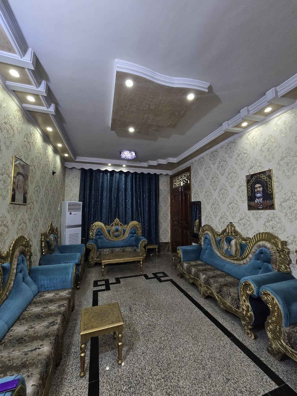 السلام عليكم
دار للبيع مساحه ١٢٥ متر مع الكراج ١٨٠ متر ركن بناء حديث درجه اولى خريطه مربعه مكون من ٣ طوابق طابو ملك صرف أمامه تشجير مسيجه مساحتها ٥٠٠ متر الموقع منطقه حي السلام محله ٧٥٥ قرب مركز شرطه الخنساء خلف المستشفى الجديد
السعر ٢٦٥ قفل للاستفسار (***********)
