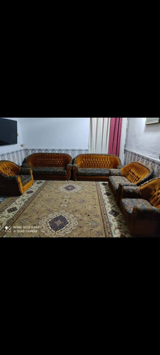 تخم ١٠ مقعد تركي  العنوان نجف مقابيل  قرية الغدير السعر ٢٠٠ وبي مجال للشراي وهاي صورتين مع وجه وبدون وجه 
 ***********
