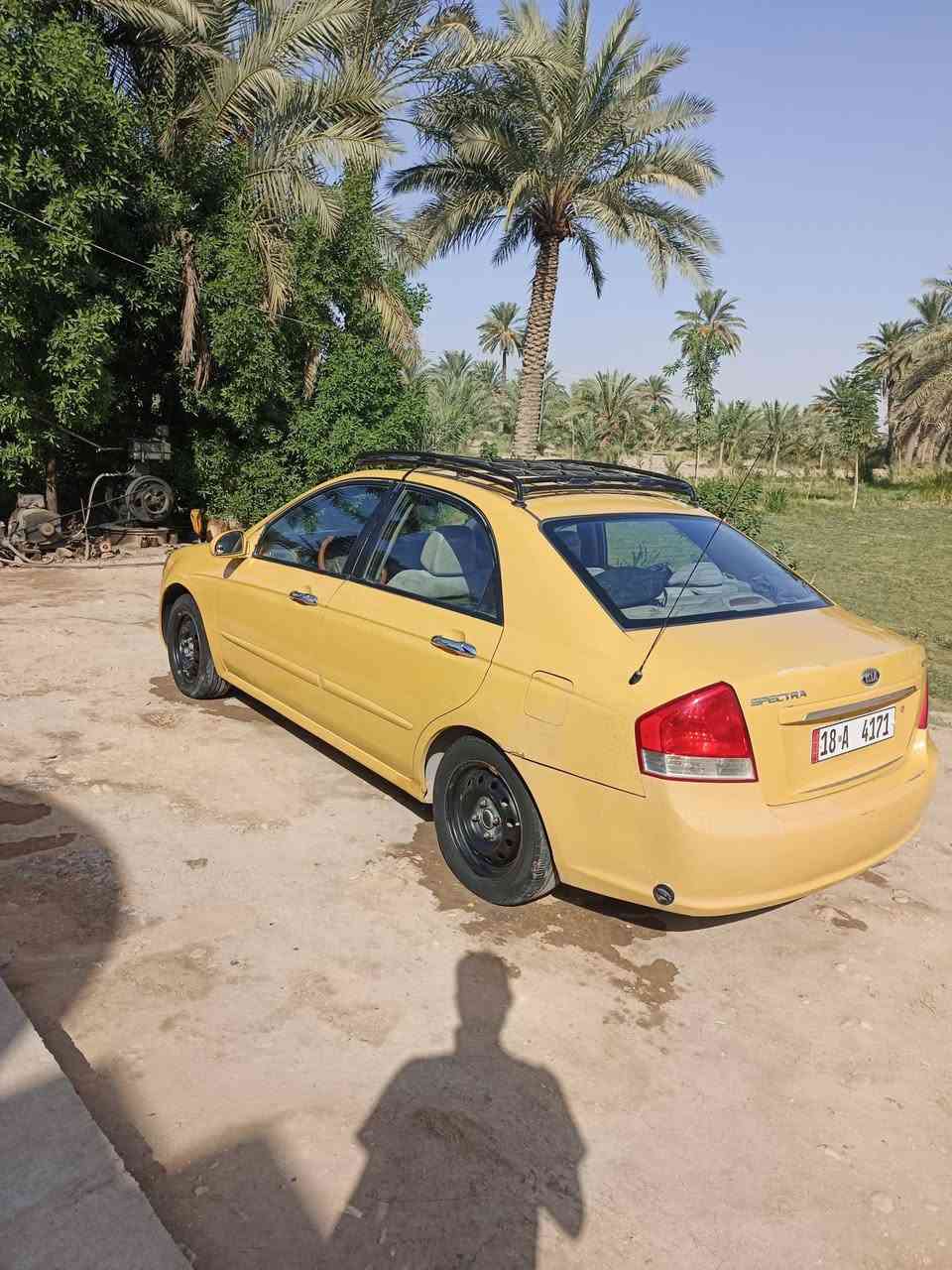 السلام عليكم كيا سبكترا للبيع موديل 2009 سياره نظيفه وارد امريكي  بس بنيد مبدل بدون دواخل منظومه مال غاز محرك وكير حداديه كفاله عامه وتخم تاير رقم بابل الجديد السياره باسمي السعر. 80 وبيه مجال ‏‪المكان بابل ناحيت النيل  ‏‪***********‬‏
