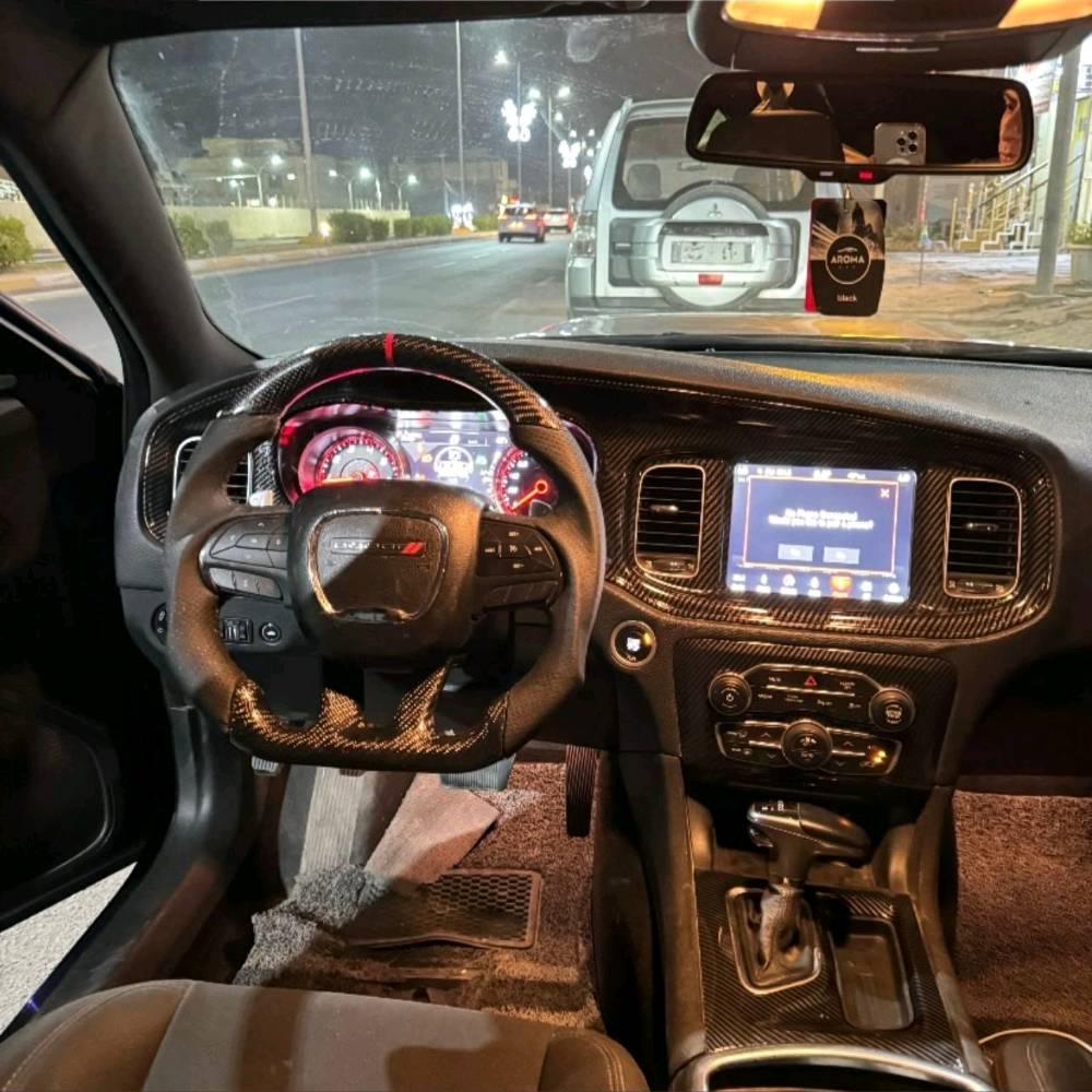 جارجر   2019 GT 

الموديل :2019  رقم بغداد الدولي 
اللون : اسود
العداد : ٥٣ الف ميل قابل للزياده
المحرك : V6.  3.6L 
حداديه جديده توني مسويها 
ويل نجمه تو سايز 
دركه رياضي حرف D
 
 
المواصفات :
* نسخه  GT - SUPER TRACK PAK
*نظام sport
*كشنات حضن مخمل اسود وكهرباء
* مصابيح أمامية زنون . 
* كشافات الضباب زنون . 
* المصابيح الأمامية مع LED . 
* حساسات خلفيه
* شاشه كبيرة مع نظام ملاحة نفكيشن GPS .
* كار بلي
* الشاشة مع اوپشنات SRT . 
* تبريد قطعتين
* سستم صوت الپاين .
* ويل قياس 20 انج . 
* تشغيل عن بعد . 
* محدد سرعة . 
* تلفون بلوتوث . 
* كاميرا خلفية .
* مرايا متحسسة للاضاءة العالية .
* كير شفتر بالستيرن . 
* دخول ذكي (بصمة) .
*حجر البيئه موجود

حادث السياره جاملغ وبنيد ايرباك دركه ودشبول وبيها سونار السياره موجود
للاستفسار 
‏‪***********‬‏