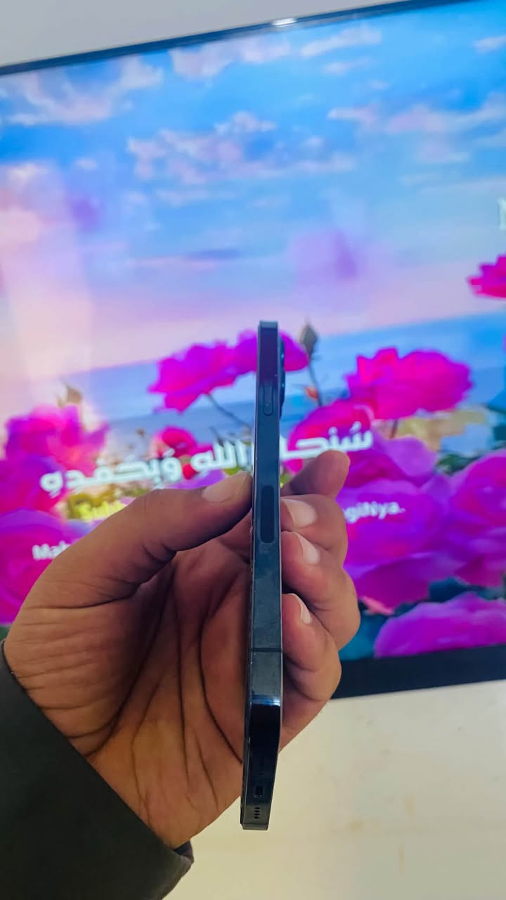 السلام عليكم 

             12 برو ماكس 

ذاكره 256 

               بطاريه 78 بلاد 

للتواصل *********** او خاص
