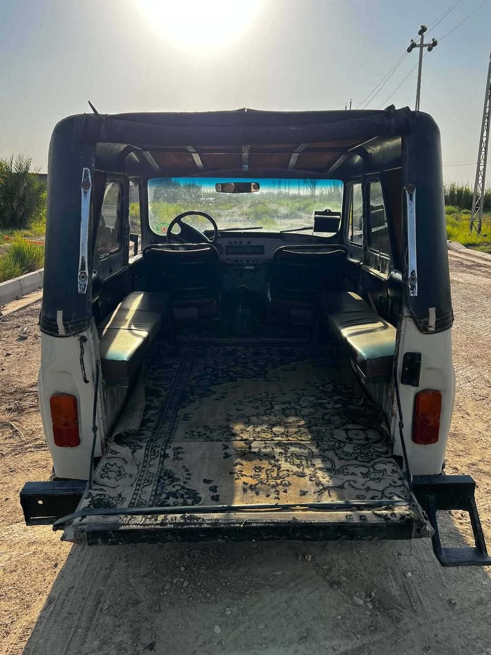 السلام عليكم واز 2000 للبيع 

كير ومكينه خير من الله ضفيره جديده 

تحويره دسكات كير ومكينه ونجي 

سيارة مال جناي بيع مستعجل 

*********** سعر 4700
