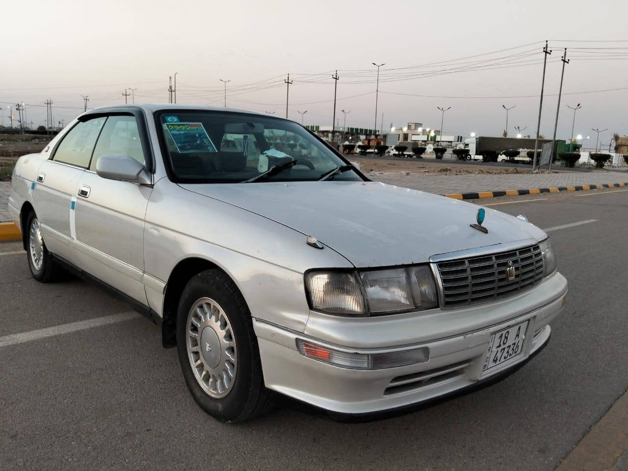 السلام عليكم كراون بطه موديل 1993 رقم بابل دولي بأسمي تحويل مباشر سنوية لغاية 2031 سياره مكفوله من الصبغ العام والحزام بيها رشات فقط كفاله من كص والنقل محرك بطه 2500 محرك وكير مكفولات تخم تاير جديد حداديه امامي وخلفي جديد كهربائيات كلها شغاله ويل مجلي جام اخضر سيارة بلاديه وجاهزه السعر 57وبيها مجال بسيط للأستفسار اكثر (***********) مكاني واسط
