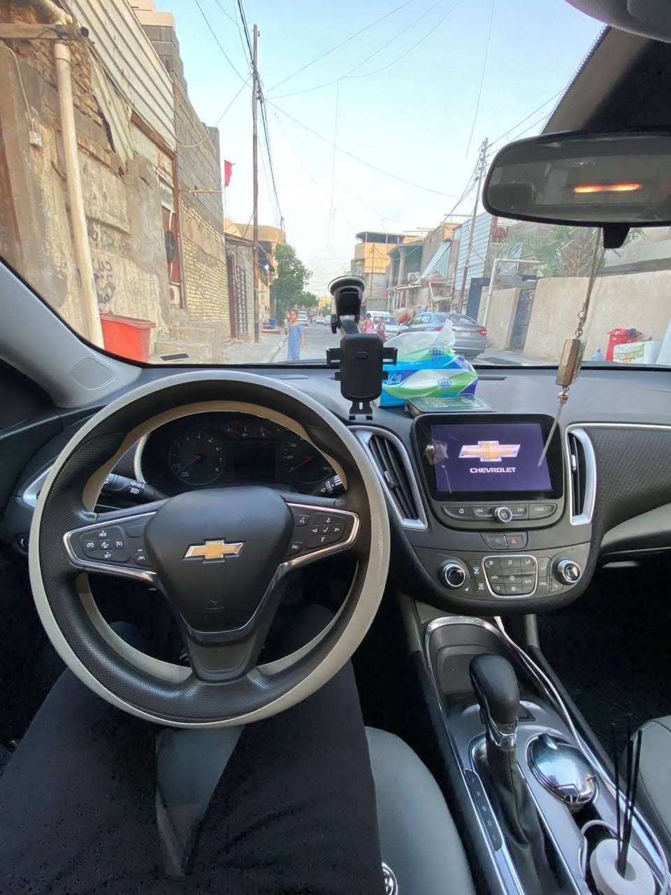 ماليبو LT موديل 2024 للبيع 
سياره نظيفة كلش وعلى ايدي حادثهه فقط الجاملغ الامامي والخلفي ومرجعه بي دي ار وبدون صبغ والباب سائق وحادث بالصندوك فقط الصندوك نصه مصبوغ سياره حلوه وفول مواصفات 
المواصفات الداخلية
اطار احتياطي 
حساسات اماميه
حساسات خلفيه
تشغيل عن بعد 
مرايا كهربائيه
مواصفات الخارجيه
مدخل AUX/USB
تكساس هوائية
تحكم مقاعد كهربائية 
تحكم نقود
ذاكرة مقاعد
زجاج كهربائي
كراسي مدفاة
مقاعد مبردة 
نظام انذار
مكيف
مواصفات التقنية
ابل كار بلاي
أندرويد أوتو
أوامر صوتية 
بلوتوث
تنبيه الاصطدام الامامي
تنبيه النقاط العملاء
تنبيه مغادره المسار
حساس ضغط الإطارات
دفلوك
رادار
شاشه لمس
شاشه وسائط
فرامل ABS
قفل الباب تلقائي
كاميره خلفيه
مانع انزلاق
مثبت سرعة 
مساعد اصطفاف
وبعد غيرها هواي مواصفات حلوه سياره ما متعوبه مال بيت وعلى ايدي السعر 130 وبيهه مجال قليل حق الجيه التواصل ***********
