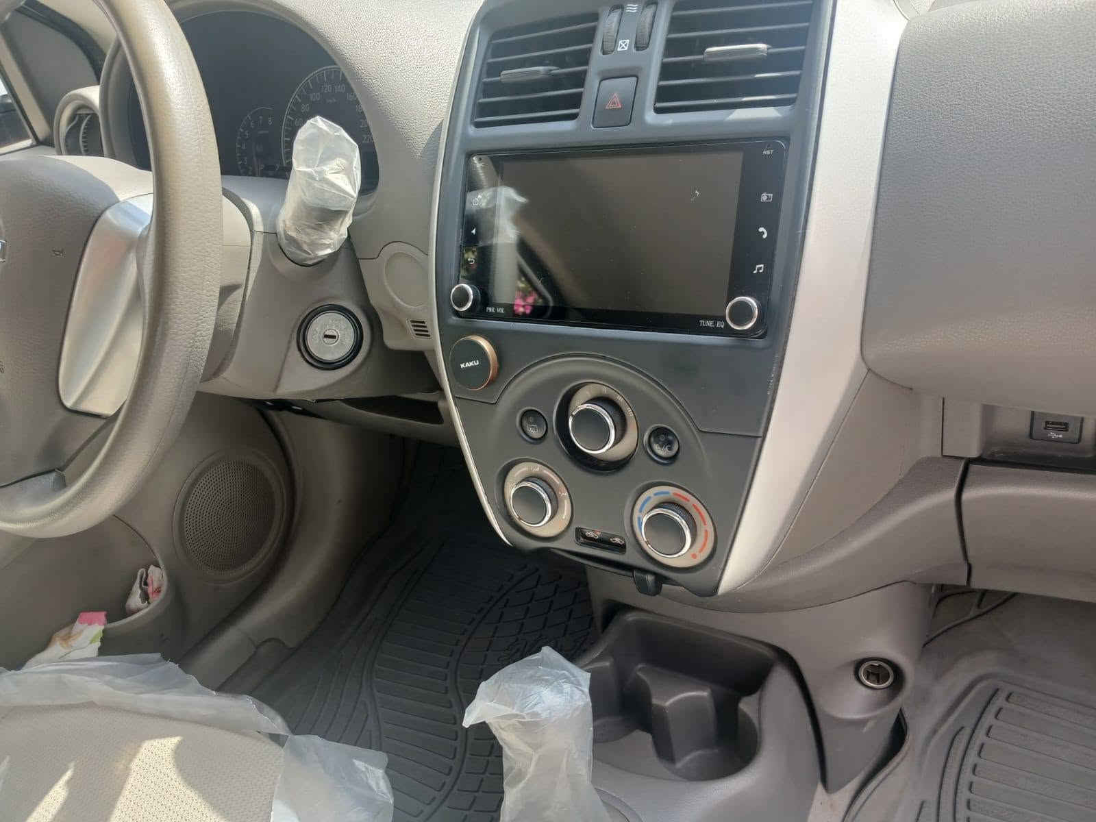 السلام عليكم
للبيع نيسان سني موديل٢٠٢١ هندي معروفه مواصفاتها السياره مكينه وكير مكفوله تبريد ثلج بعد معروف تبريد السني شاشه تخم تاير ماشيه تقريبا ٩٠ الف كيلو السعر ٩٨ ورقه السياره موجوده بالمنصور للاستفسار على الارقام *********** موجود واتساب
