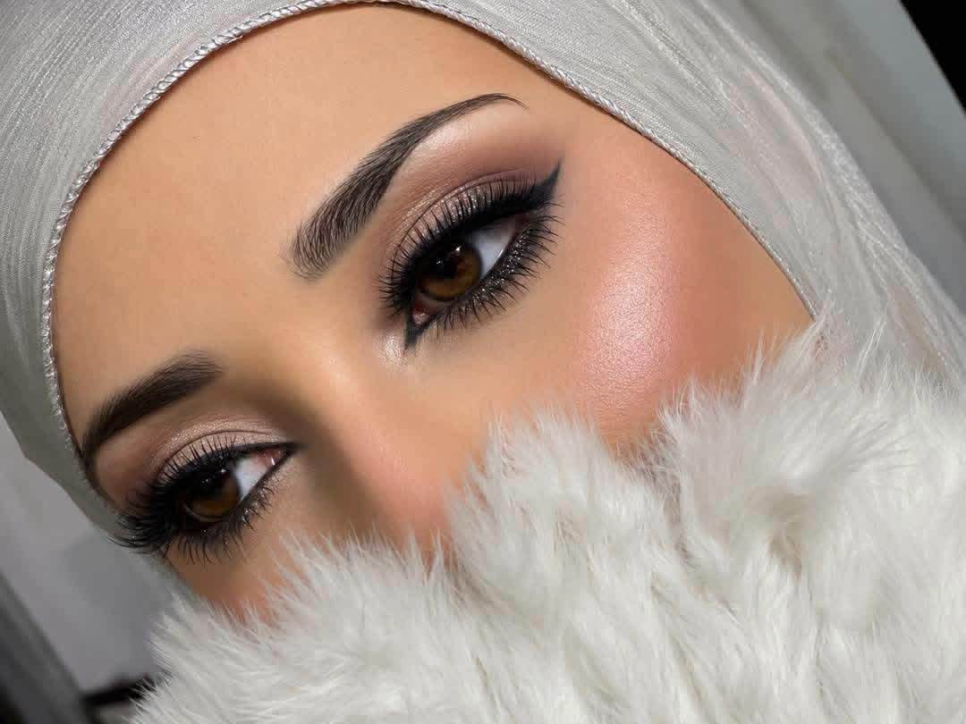 ️✨ عروستنا الحلوة… عرضج المميز وصل! ✨👰🏻‍♀️

💄 مكياج عروس + تسريحة عروس 💇🏻‍♀️
بس بـ 125 ألف دينار 😍🔥

وللمدعوات الحلوات:

💄 مكياج + تسريحة 💇🏻‍♀️
بس بـ 50 ألف دينار للشخص الواحد ✨

ويا خبيرة المكياج السورية مايا 🤍
راح تحصلين على إطلالة ناعمة ومرتبة، تناسب ملامحج وفستانج وتخليج تلمعين بليلة عمرج ✨

🎀 العرض لفترة محدودة والعدد محدود
لا تأجلين حجزج، لأن المواعيد تنحجز بسرعة! 🔥

📍 بغداد – الدورة – حي الصحة
💒 مجمع ميس للأعراس | استديو ميس

📩 للحجز والاستفسار راسلونا خاص هسه
وخلي إطلالتج بليلة عمرج تحچي عنج 🤍👰🏻‍♀
