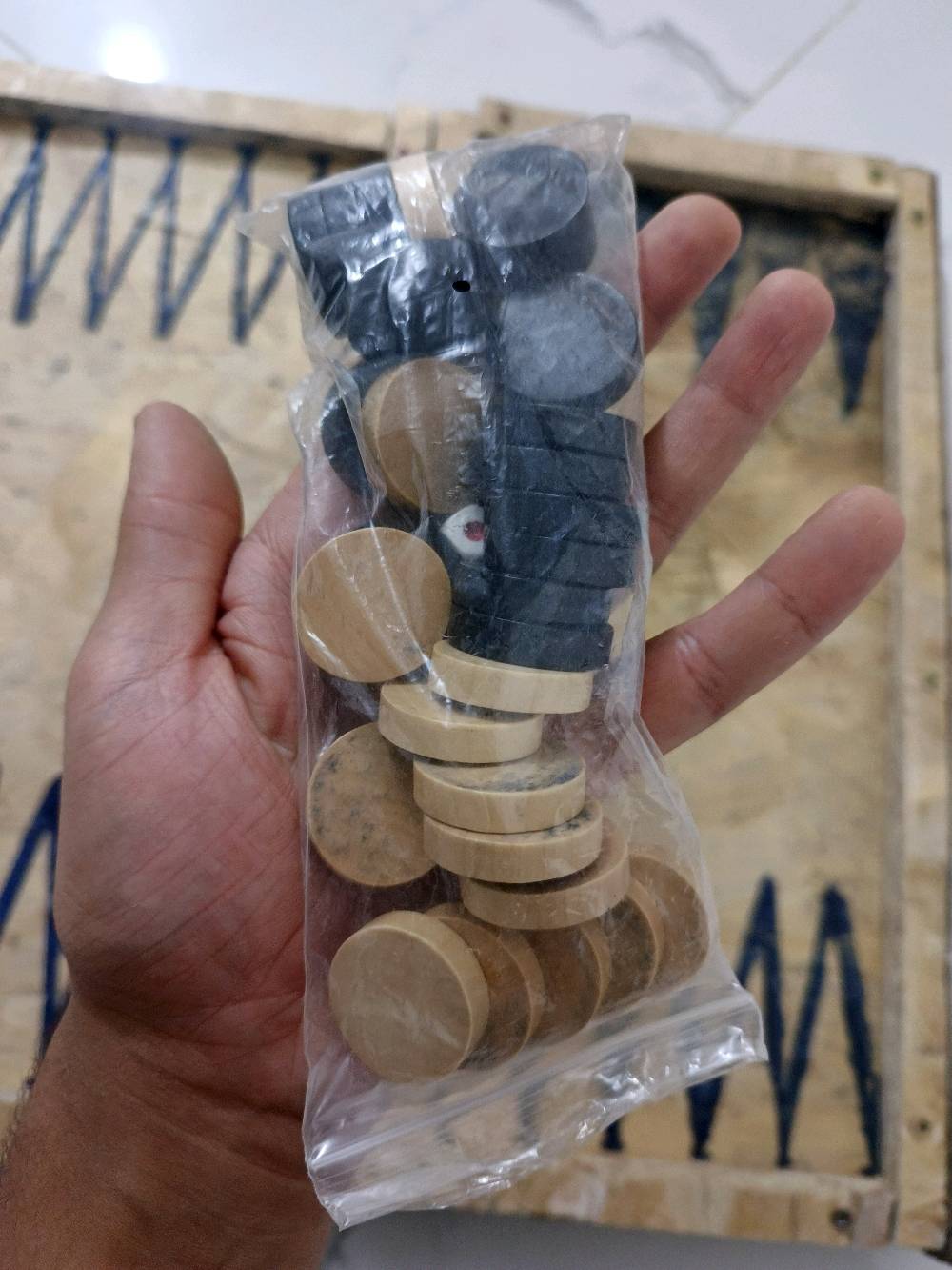 طاولي للبيع مستعمل
شغل يدوي حسب الصور الاماميه
خشب نوعية الأصلية وثقيل ليش خفيف 
الموقع / بغداد الأمين الثانيه