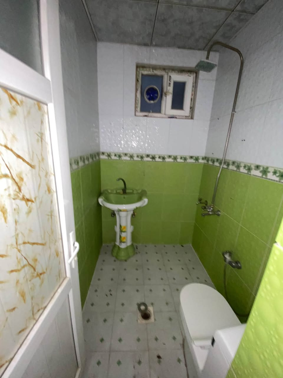 🏠 للإيجار في السيدية | مشتمل أرضي
📐 المساحة: 100 متر

يتكون من:
🛏️ غرفة نوم
🍳 مطبخ
🛋️ صالة
🚿 خدمات

📍 الموقع: خلف شارع الضباط
✨ موقع هادئ ومناسب للعوائل، وقريب من كافة الخدمات.

📞 للاستفسار والتواصل:

📲 متوفر واتساب
***********

🔑 متوفر لدينا العديد من عروض الإيجار والبيع في السيدية
