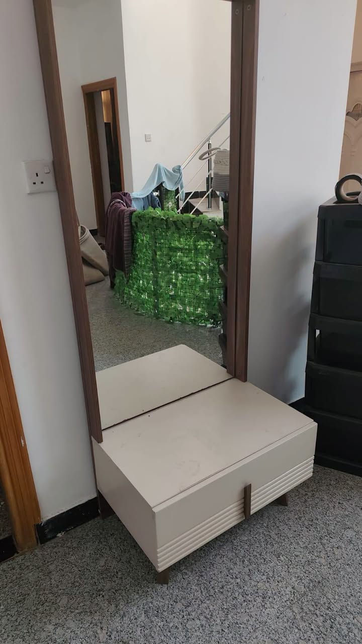 أغراض بيت للبيع كله نضيفه وشغاله الي يريدون كلها شيله وحده حاضر والي يريدون حاجه حاجه هم حاضر مكاني بغداد حي الجهاد المخابرات لتفاصيل اكثر يرجى الاتصال على الرقم *********** ابو احمد موجود واتساب واتصال
