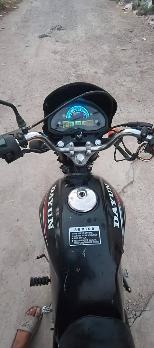 دايوان للبيع دراجه حلوه وجاهزه مكان بغداد دوره *********** سعر 350مال بيع
