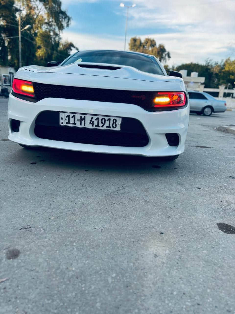 السلام عليكم 
*جارجر 2020سوبر تراك باك RT
*محرك 5.7L(5700)(8V)
*رقم بغداد 
*ماشية km 98،00 
*هدرز SRT
*لدات نهاري امامي متغير على الموبايل 
*غرفة SRTحضن شامو وجلد 
*السيارة جاهزة من كلشي مكينة وكير وتخم تاير جديد وحدادية جديدة 
*حادثها جاملغ وبنيد وبيها صبغ# ابيع حزام 
*مكان السيارة البصرة 

مكلف بالنشر 
رقم صاحب السيارة ***********
