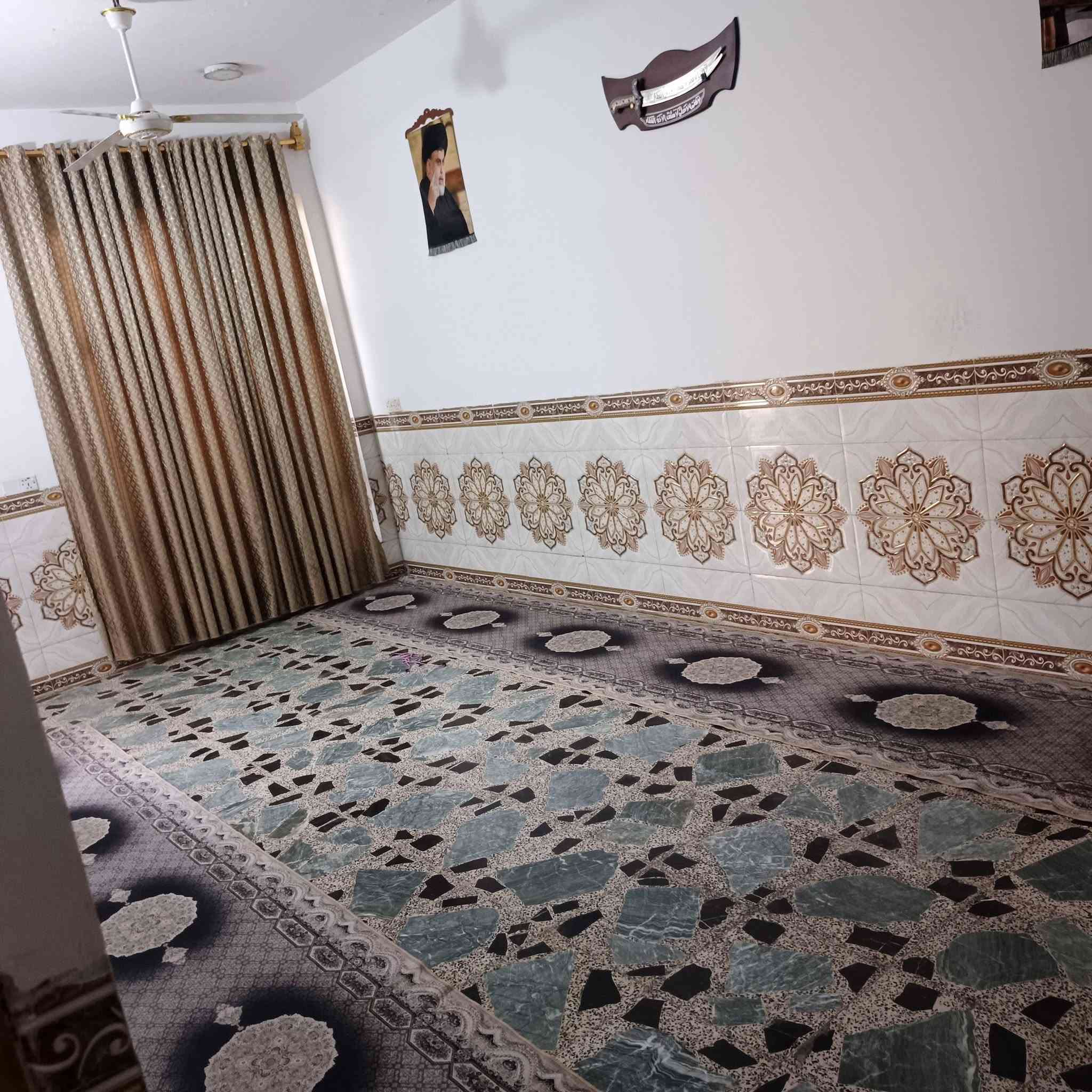 السلام وعليكم
بيت البيع في حي بتول الزراعي مساحته 150متر بشارع ابو ثلاجات ثالث فرع تواصل ***********
