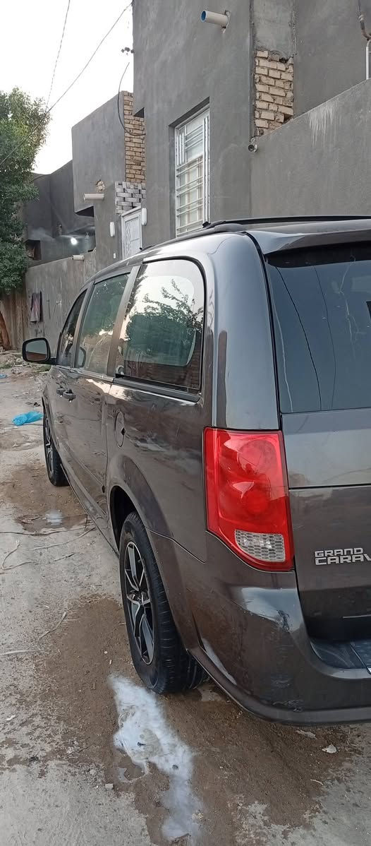 سلام عليكم سياره دوج كرفان للبيع موديل 10 خير من الله مكينه تبريد بيبان كهرباء جنطه كهرباء فول سياره ما عايزه شي مكاني سماوه *********** رقمي للتواصل متواجد
