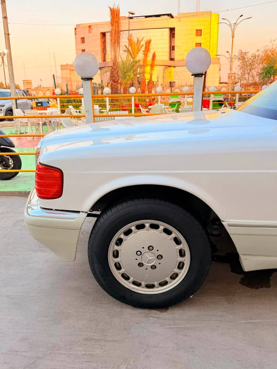 جامبو 1989 SE300 باب قصير 
مكينة vvt 2.5 تحوير 100‎%‎ شرط بلادي
كشرها ماشاءالله يخبل يحتاجلها ترتيب للدواخل فقط
رقم بغداد حلو تحويل شرط سنوية ماساقطة 
تخم تاير جديد بجم لوك + دعامية خلفية جديدة 
معمره مصبوغه عام جمالية بدون حادث
 اريل كهربائي بلادي حماوه انسى مراوح شرط

عنواني شارع فلسطين سعرها 53$ ورقة وبيها مجال 
الشراي يتصل لايتعبني ولا اتعبه 
السيارة بيها تراي يخبل ونصبتها ماشاءالله
والصور هسه طكيتهن الشراي يتصل
***********
