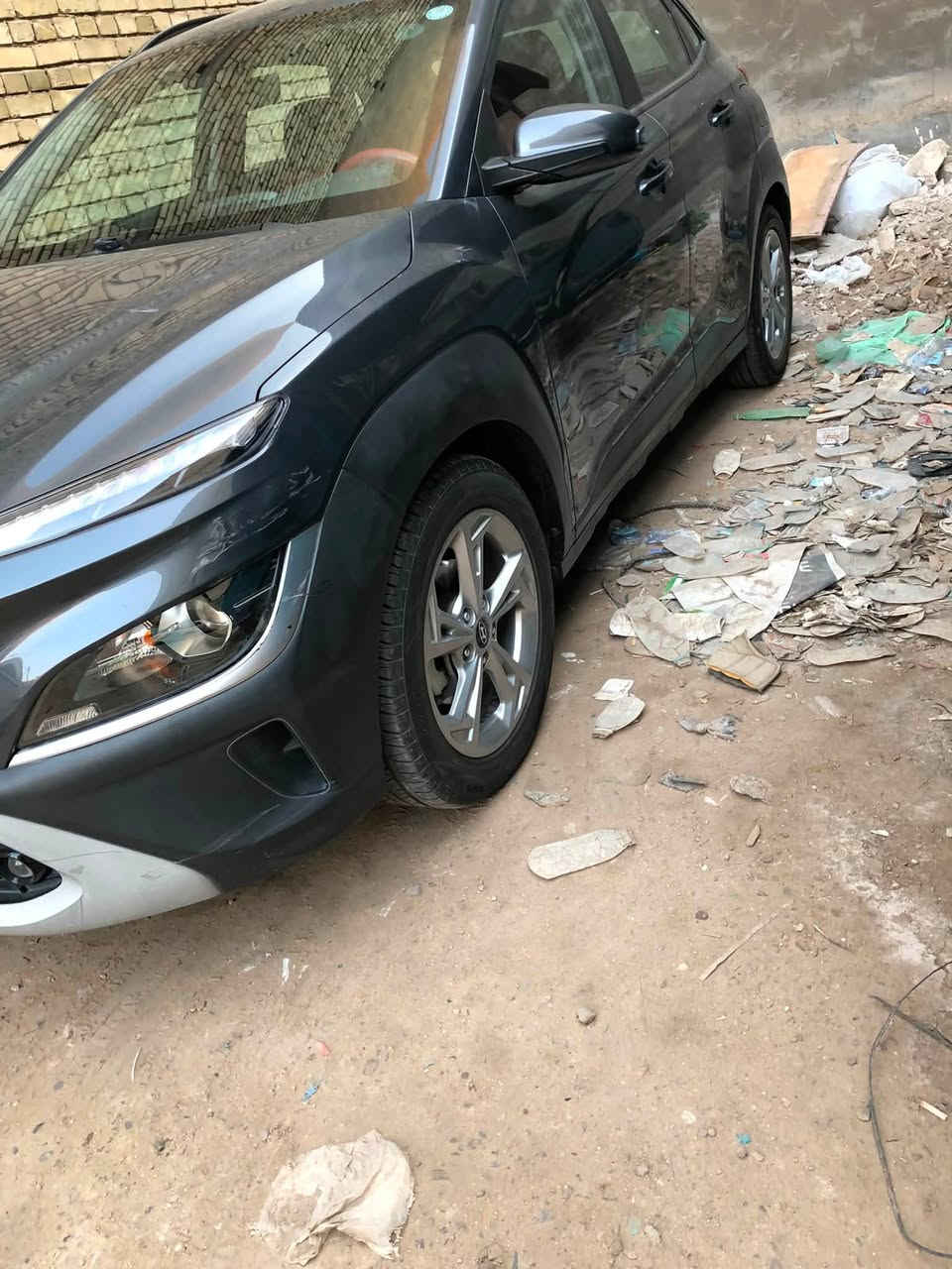 السلام عليك للبيع هونداي كونا مديل ٢٠٢٣ وارد خليجي سياره جاهزه ونظيفة واستخدام شخصي رقم اربيل مواصفات بصمه وكشتات جلد لونين موضحه بالصور للاستفسار الاتصال على الرقم *********** مكان السياره بغداد حي البنوك السعر ١٣٩ ورقه
