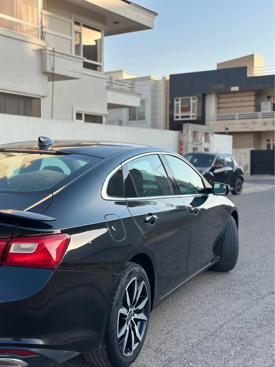 شوفرليت ماليبو RS
موديل 2021
محرك 4 سلندر / 1.5 توربو
ماشية 65 الف مايل 
وارد أمريكي 
حادثها جاملغ السايق أمامي و الخلفي صبغ 
بدون اي قطرة دواخل و الأيرباك مرجع سستم بلادي ،،،، مكينة و گير و كهربائيات و تبريد كلها بشرط .
مواصفات ال RS معروفة 
ويل قياس 18 رياضي 
شباك الامامي اسود مع العلامة 
جناح خلفي رياضي 
شعارات ال RS على گير السيارة و الصندوق
شاشة كبيرة مع نظام ال 
Apple carplay & Android Auto
كاميرا خلفية مع حساسات 
تشغيل عن بعد 
اشاير بالمري 
كشنات كهرباء 
تبريد خلفي قطعتين
بيها ملاحظه صغيره بنيد السياره بي تعديل جداً بسيط اثر حادث امريكا 

السعر / 107 و بيها مجال بسيط 
للأستفسار 
***********
متوفر واتساب أربيل, العراق
