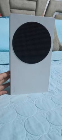🔥 للبيع: Xbox Series S (إصدار 2021) سيت كامل وبحالة ممتازة 🔥 ​الذاكرة:...