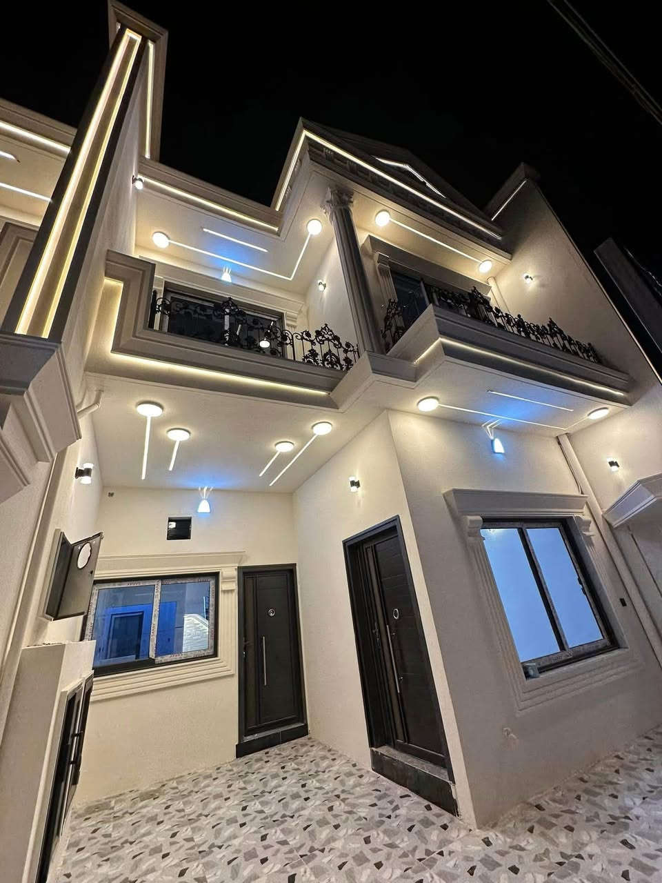 ١٦٨٫٥م • ٤ غرف نوم • طابو ملك صرف