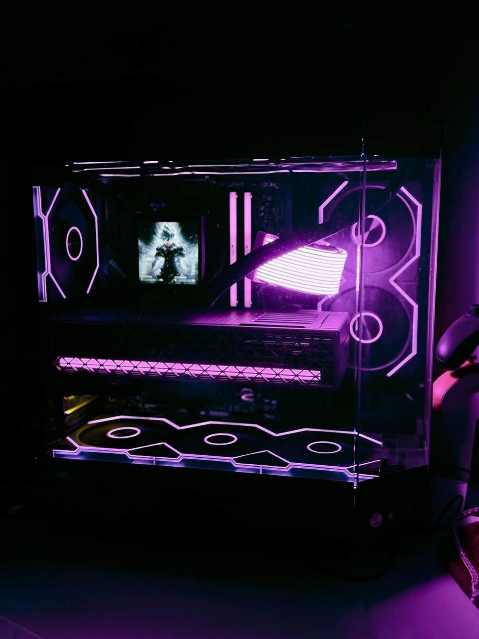🔥 Gaming Setup كامل للبيع

السلام عليكم، ست أب متكامل بحالة مرتبة جداً، استخدام بسيط ومعظم القطع بالضمان + كامل العلب والملحقات.

🖥️ PC SETUP
• Ryzen 7 7700
• GIGABYTE X870
• Sapphire NITRO+ RX 9070 XT — أعلى نسخة
• 32GB DDR5 6400MHz Manta
• 1TB M.2 NVMe — جديد
• 360mm AIO Liquid Cooler
• RIUX 850W 80+ Gold Full Modular
• XIGMATEK CUBE + ARCTIC ATX RGB
• Custom Fans + AsiaHorse Sleeved Cables

💰 سعر الـPC: 3,150,000 IQD
متوفر تبديل إلى Ryzen 7 7800X3D مع دفع فرق السعر.

🖥️ MONITORS

MSI MAG 271QP QD-OLED X28
27” QD-OLED | 2K | 280Hz | 0.03ms | HDR True Black 400 | HDMI 2.1
استخدام شهر — 750,000 IQD

MSI 27” IPS
2K | 180Hz — 220,000 IQD

🎮 ACCESSORIES
• MTS 3KVA Online UPS — 350,000
• White Glass Mouse Pad — 50,000
• Glorious Model D 2 Wireless — 100,000
• Pulsar V4 Medium — 100,000
• Keychron Wooden Magnetic Mechanical Keyboard — 130,000
• EK75 VIA Mechanical Keyboard
• HyperX Cloud III Wireless — جديد — 130,000
• Xbox Controller — جديد — 100,000 للواحد ×2

🪑 المكتب والكرسي
• كرسي ستنكر — 150,000
• مكتب L تفصيل خاص، 2م × 122سم — 250,000

💻 MINISFORUM AI Mini PC
Ryzen 7 8745HS | Radeon 780M | 16GB DDR5 5600 | 512GB Gen4
استخدام أسبوع تقريباً + كامل الملحقات
💰 600,000 IQD

🎯 DMA كاملة مع جميع الملحقات
💰 400,000 IQD

📍 الموقع: بغداد — حي الجهاد

📞 ***********
📞 ***********

واتساب أو اتصال — غير متواجد على فيسبوك.

نص مكتوب في الصور:
- BUILT FOR PERFORMANCE CUSTOM PC BUILD RYZEN 7 7700 8 Cores / 16 Threads RX 9070 XT Sapphire NITRO+ أعلى نسخة 32GB DDR5 6400MHz 1TB NVMe جديد وغير مستخدم READY FOR GAMING & CREATIVE Custom PC CPU AMD Ryzen 7 7700 8 Cores / 16 Threads Motherboard GIGABYTE X870 GPU Sapphire NITRO+ Radeon RX 9070 XT أعلى نسخة RAM 32GB DDR5 6400MHz Manta SSD 1TB M.2 NVMe جديد وغير مستخدم CPU Cooler 360mm AIO Liquid Cooler PSU RIUX 850W 80+ Gold Full Modular Case XIGMATEK CUBE ARCTIC ATX RGB Custom Fans مرتبة AsiaHorse Cable Management / Sleeved Cables PREMIUM BUILD QUALITY OPTIMIZED AIRFLOW CLEAN & ORGANIZED CABLES RGB CUSTOMIZATION STABILITY & LONGEVITY سعر الجهاز فقط: 3,150,000 IQD More than a PC.. It's your setup