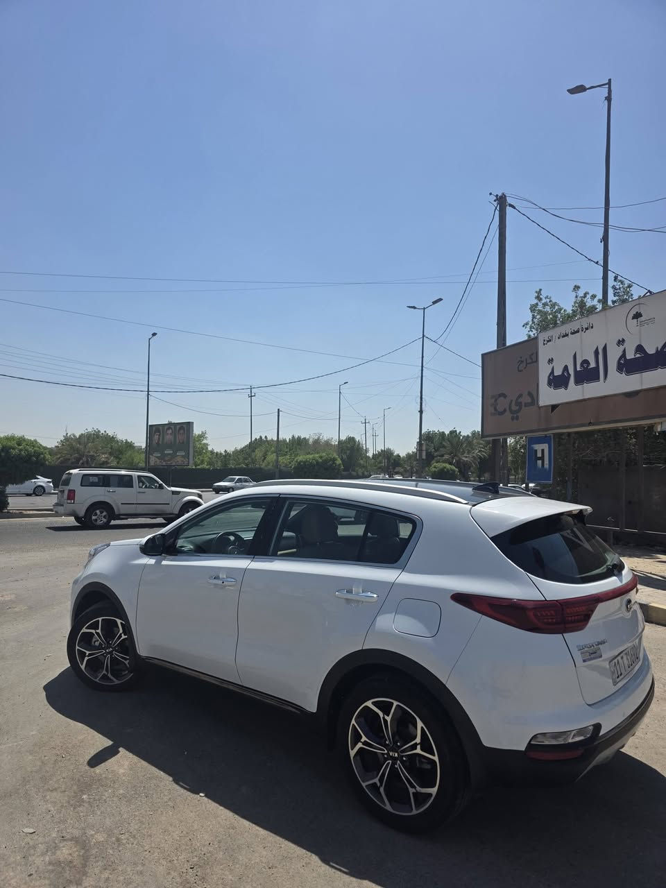 السلام عليكم سبورتج 2021 جي تي لاين فول مواصفات واحد على واحد السياره مكفوله كفاله عامه فقط الملاحظات العاديه  السياره الجديده كلش ماشيه السياره 87 حقيقي مواصفات السياره بصمه جلد بانوراما حساسه مامي خلفي مره شفط شنطه  كهرباء كراسي كهرباء داخل بيج بصمتين السياره سياره فول واحد على واحد اعلى فئه رقم بغداد باسمي باجر احول ما عندي اي اشكال التحويل مكان السياره بغداد سعر السياره 215 وبيها مجال للشراي رقم الهاتف***********
