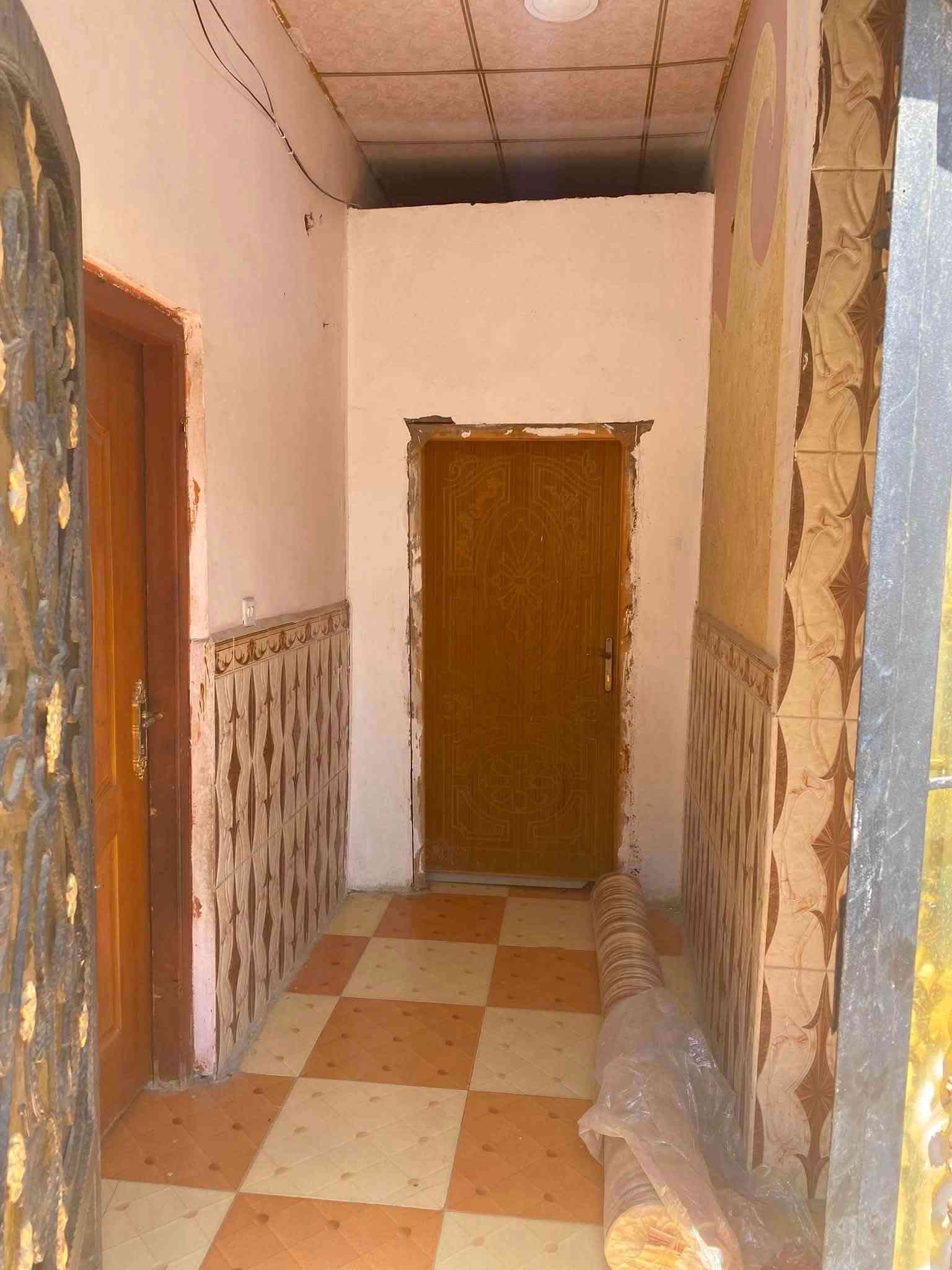 طابو صرف • ٢٠٠م • طابقين」「ع الشارع العام」「قريب جسر المعارض」「قريب مدارس...